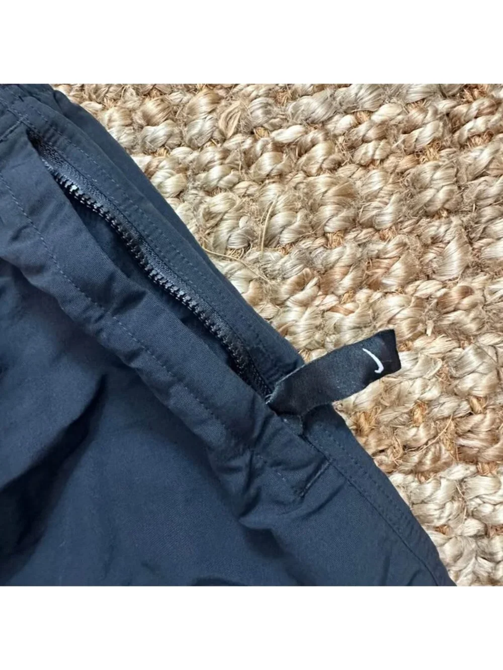 Nike NGR Solo Swoosh Black Athletic Shorts Mens Medium Drawstring Elastic Waist